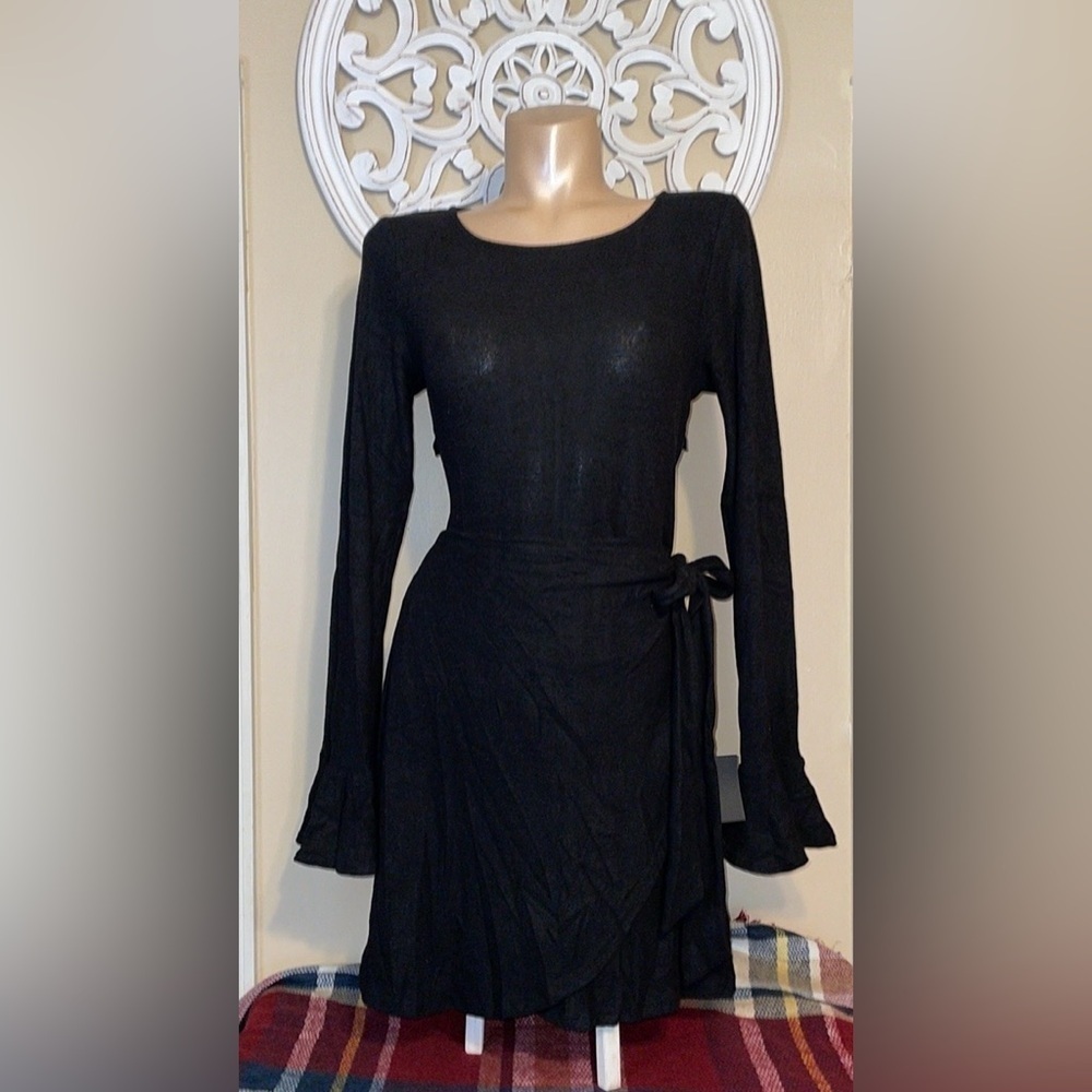 Lulus women’s dress large 12 14 black wrap long sleeve sweater knit black NWT